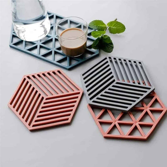 LXINDIA mats Pepplo Trivet Large Triangle &amp; Line Mix Mats (‎Red Blue and Grey)