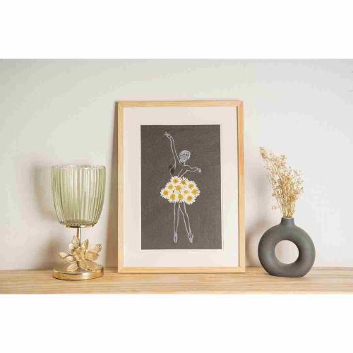 Daisy Girl Pressed Floral Art | Living Room Wall Decor | Decorative Gift for Loved Ones