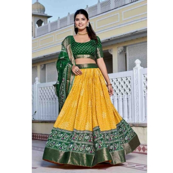 Printed ready to wear lehenga with green dupatta and blouse
