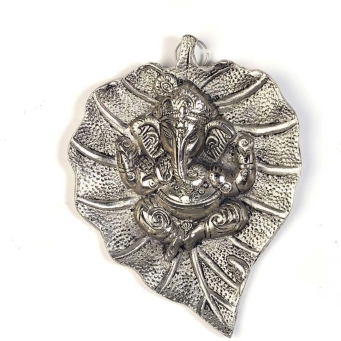 Elegant silver decorative iron showpiece for home decor