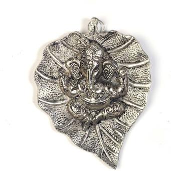 Elegant silver decorative iron showpiece for home decor