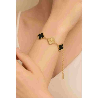 Anti-tarnish black and gold clover bracelet for women with elegant premium finish