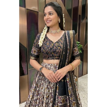 Lehenga Cholis